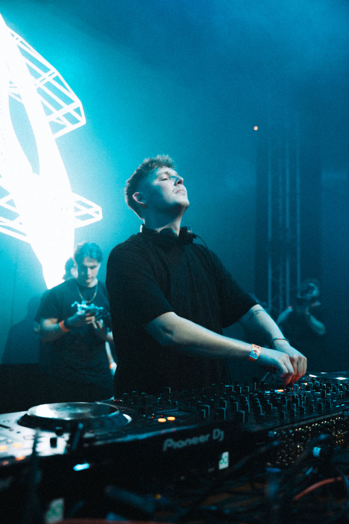 Loading... just a sec